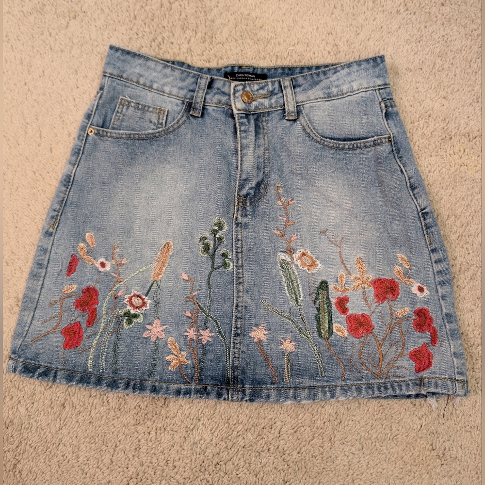 Zara Denim Mini Skirt with Floral Embroidery Size 6